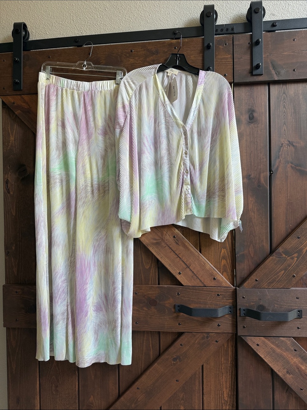 entro Pastel Multi-Color Pleated Two-Piece Pajama Set